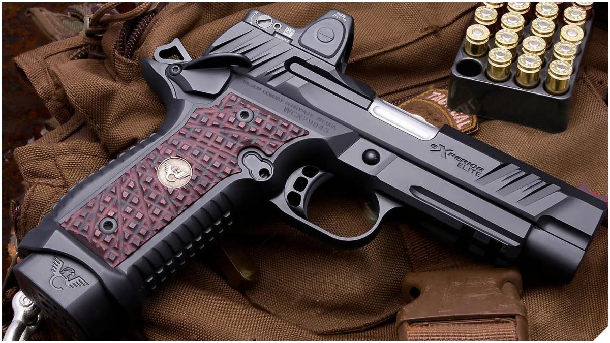 Wilson Combat eXperior Elite Commander Double Stack Pistol